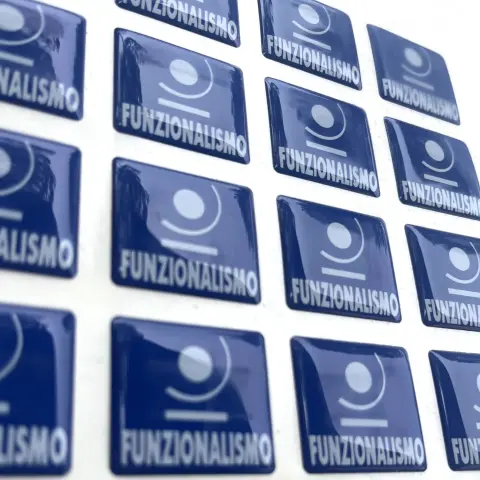 adesivo resinato funzionalismo